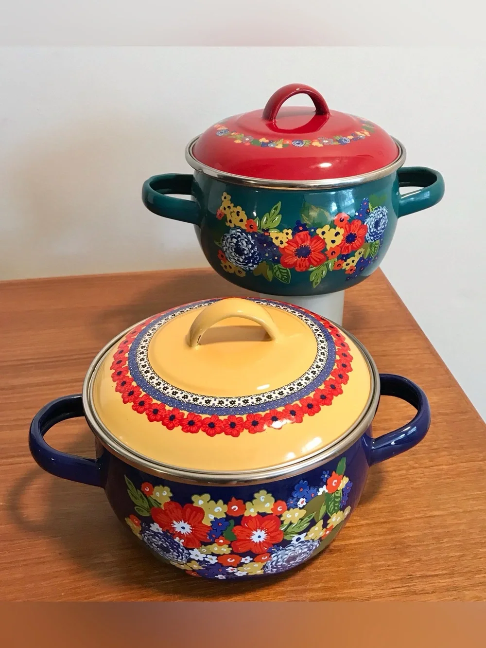Pioneer Woman 1 Qt Mini Dutch Oven  Dazzling Dahlias Floral EUC lot of 2 w Lids